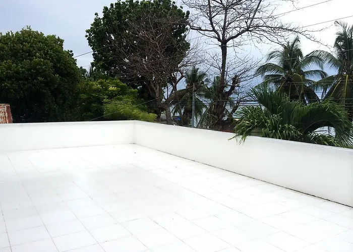 Gasthuis Luzmin Bh - White House Oslob