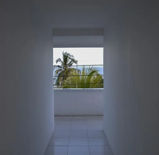 Gasthuis Luzmin Bh - White House Oslob