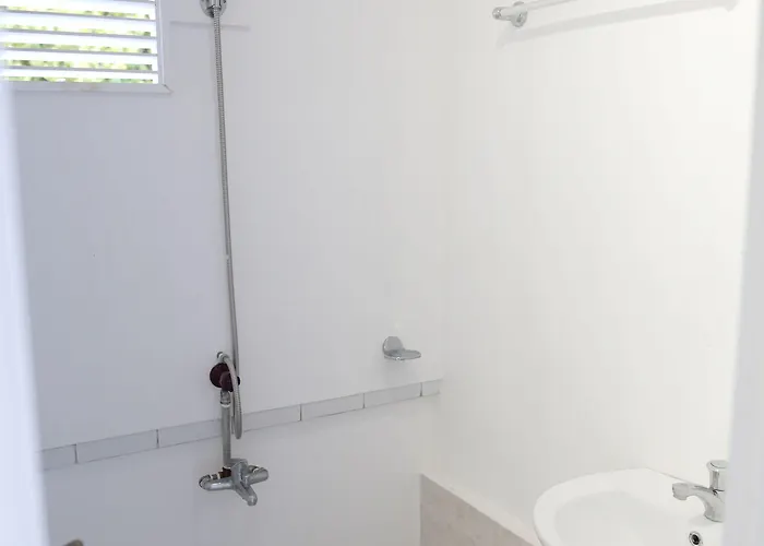 Luzmin Bh - White House * Oslob